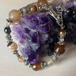Brown faceted polished swirled agate beaded boho silver tone bracelet earthy